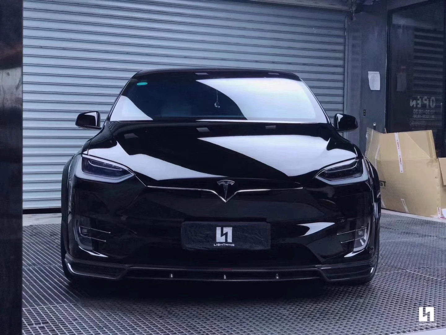 CMST Carbon Fiber Full Body Kit for Tesla Model X 2016-2021 - Image 10