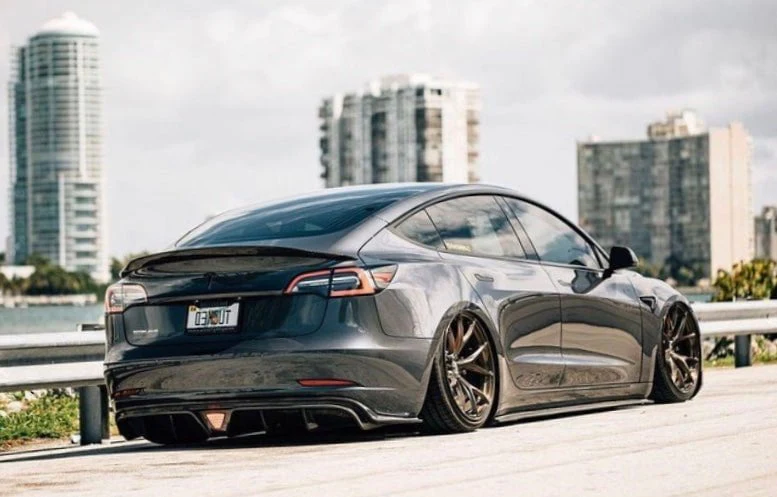 CMST Carbon Fiber Full Body Kit Style A for Tesla Model 3 - Image 7