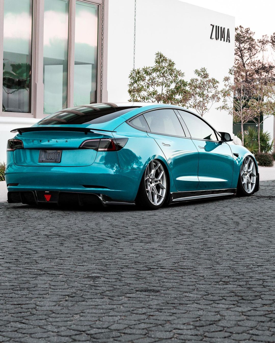 CMST Tesla Model 3 Carbon Fiber Full Body Kit Style E - Image 17