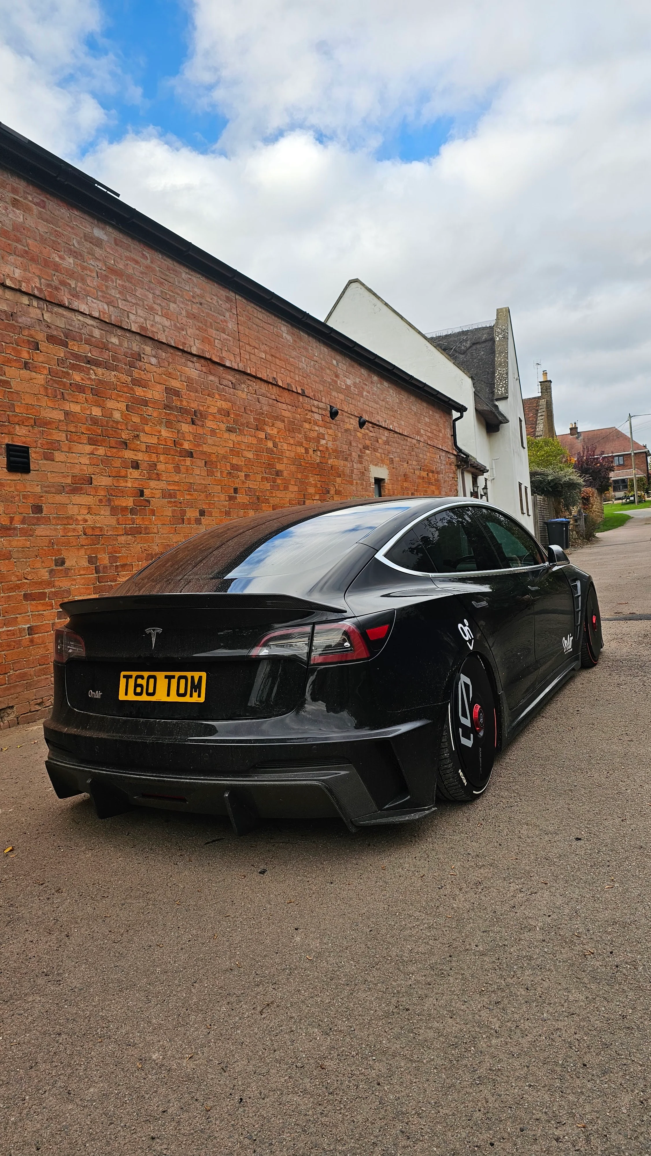 OnAir E3 Series Tesla Model 3 Full Air Suspension System (Fits RWD/AWD & Highland) - Image 11