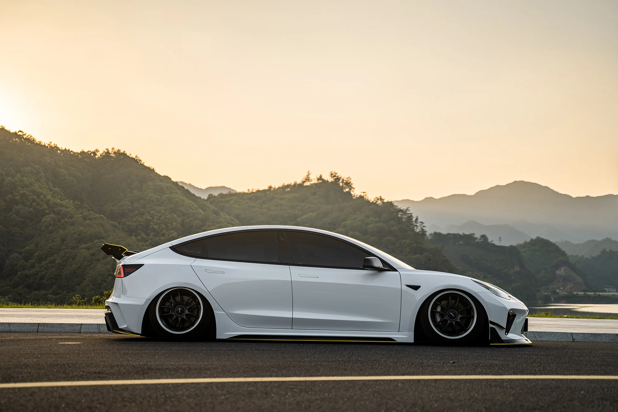 Robot Craftsman Tesla Model 3 “HACKER” Side Skirts (2017–2023 pre-facelift) - Image 7