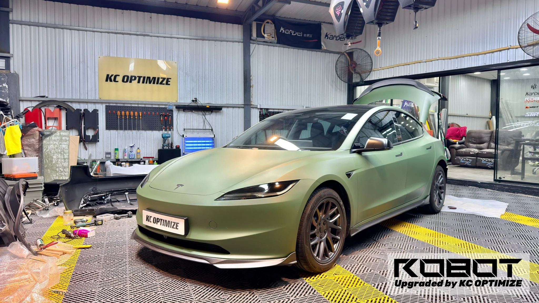 Robot Craftsman Tesla Model 3 Highland Lowline Bodykit (Hydrogai Series) SR & LR - Image 37