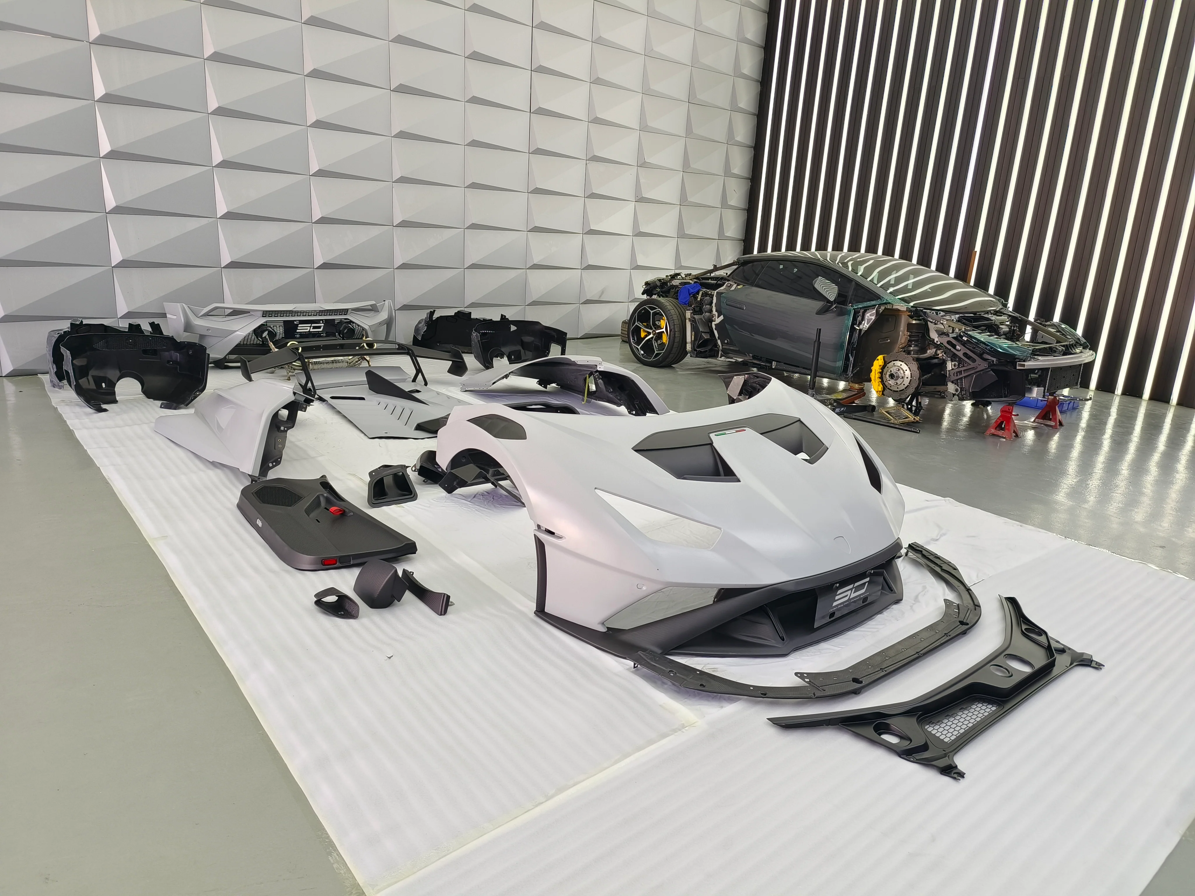 SD Dynamics Lamborghini Huracan to STO Conversion Dry-Carbon Full Body Kit - Image 42