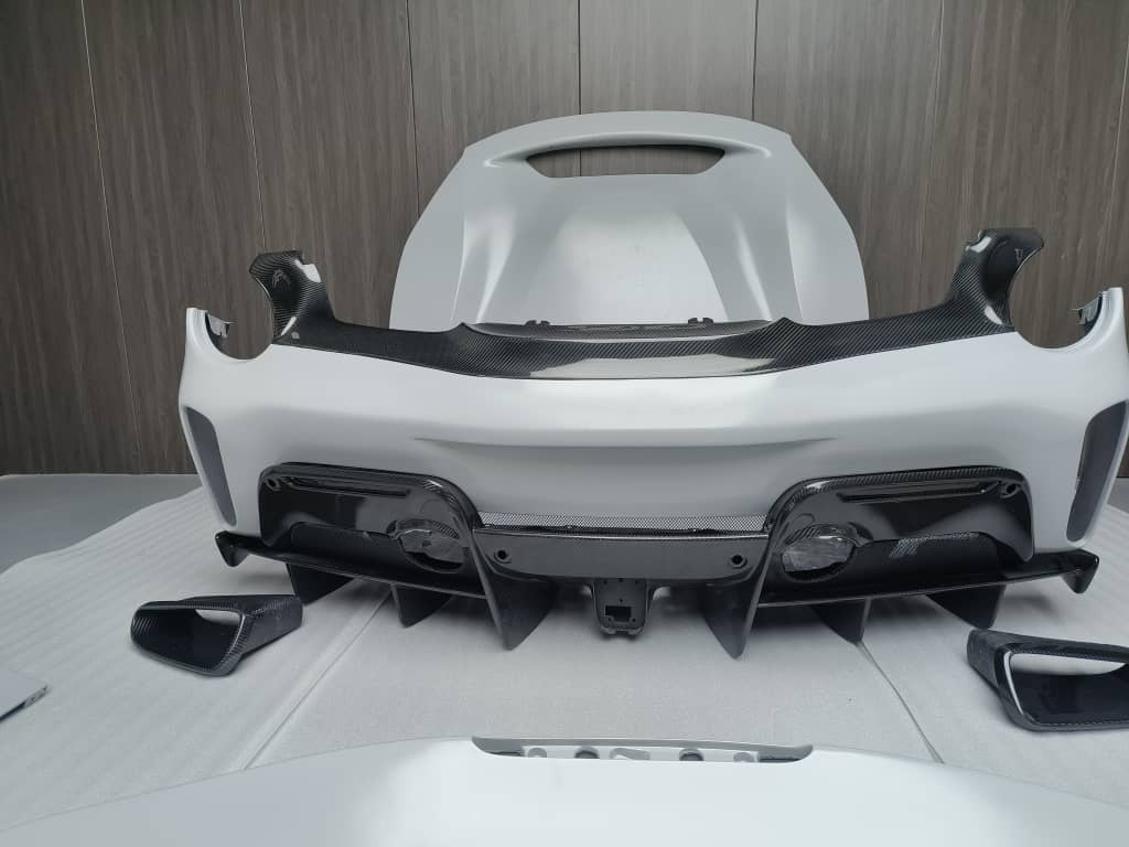 SD Dynamics Full Ferrari 488GTB Upgrade to Pista Conversion Body Kit - Image 31