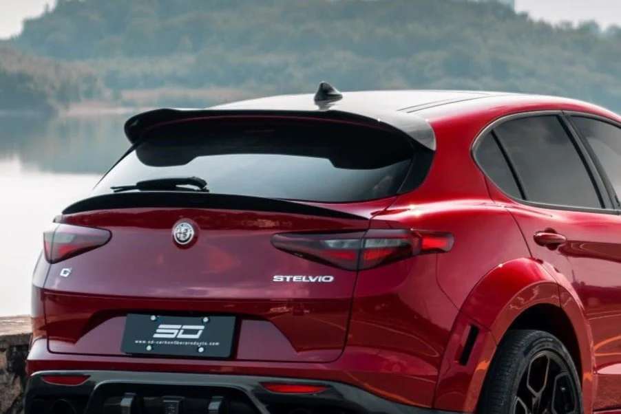 SD Carbon Pre-preg Carbon Fiber Rear Roof Spoiler For Alfa Romeo Stelvio - Image 2